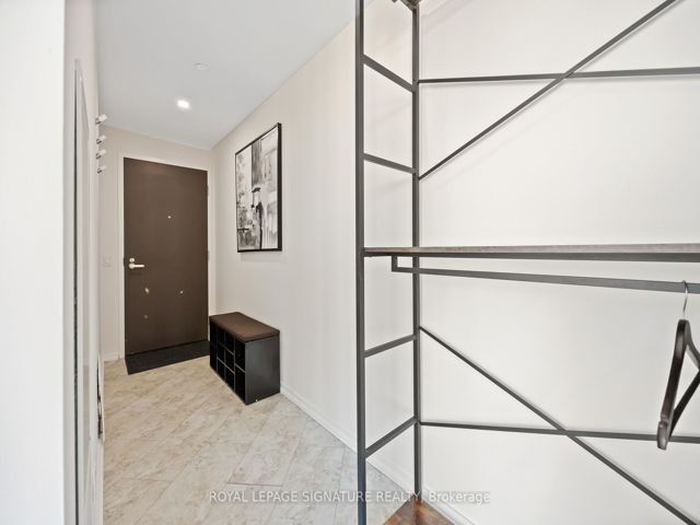 2612 - 197 Yonge St