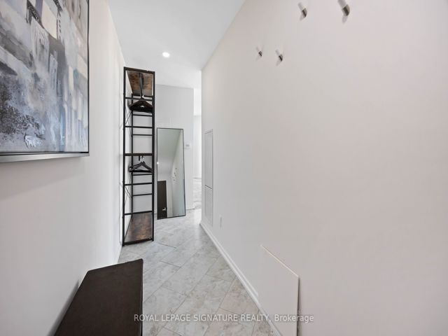2612 - 197 Yonge St