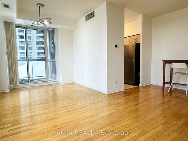 506 - 8 Hillcrest Ave