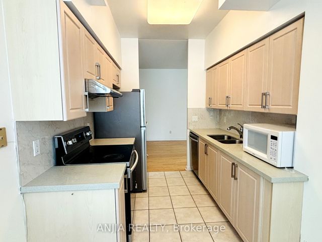 506 - 8 Hillcrest Ave