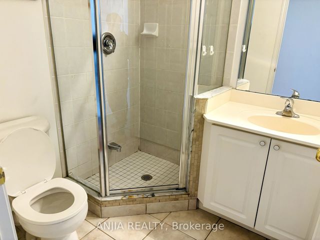 506 - 8 Hillcrest Ave