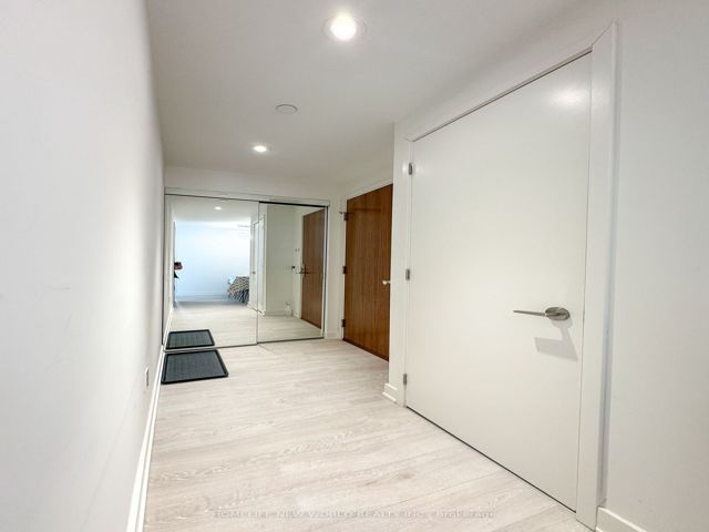 2402 - 15 Queens Quay E