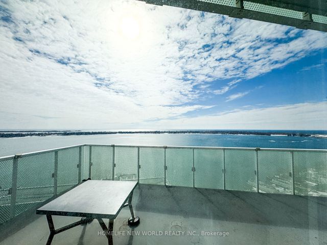 2402 - 15 Queens Quay E