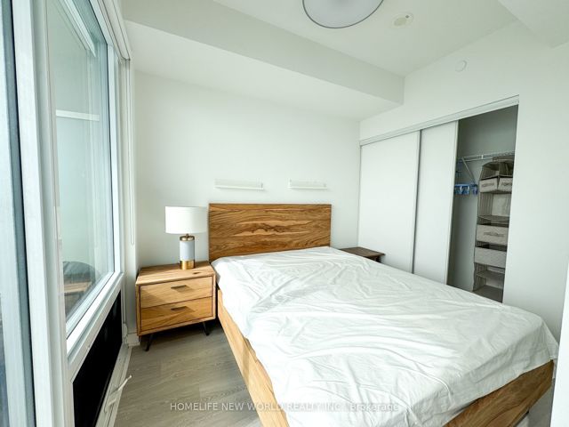 2402 - 15 Queens Quay E
