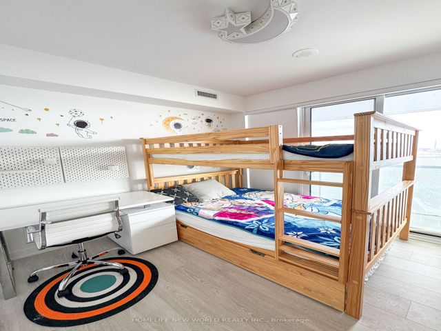 2402 - 15 Queens Quay E
