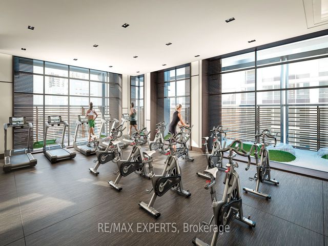 1310 - 501 Yonge St