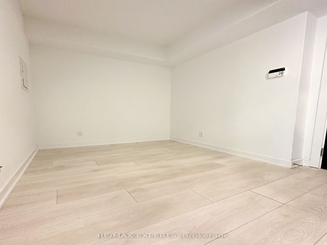 1310 - 501 Yonge St