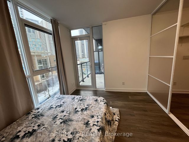 303 - 159 Wellesley St E