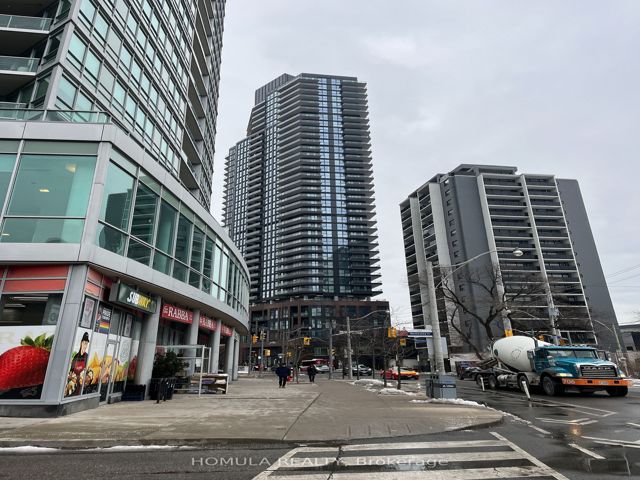 303 - 159 Wellesley St E