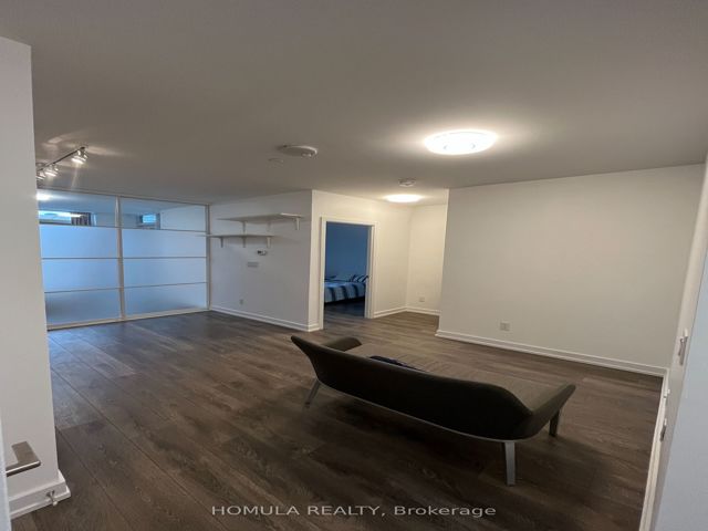 303 - 159 Wellesley St E