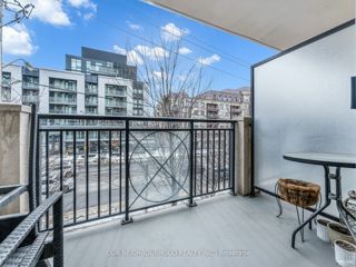 220 - 650 Sheppard Ave E