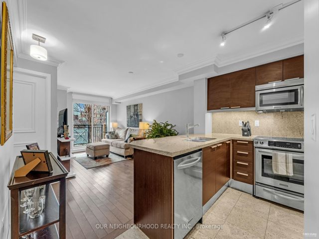 220 - 650 Sheppard Ave E
