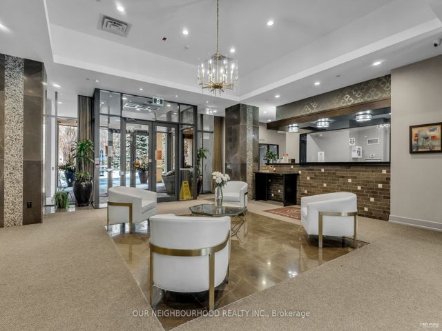 220 - 650 Sheppard Ave E