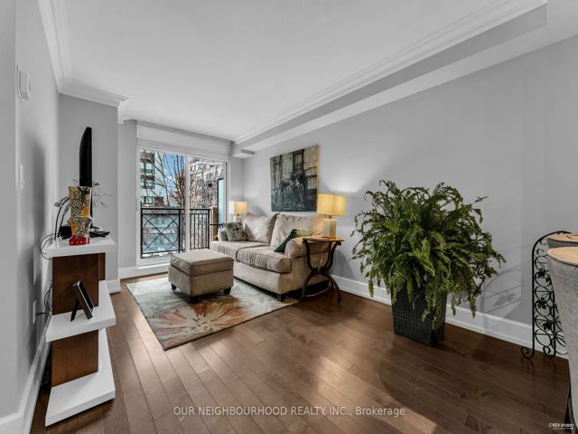 220 - 650 Sheppard Ave E