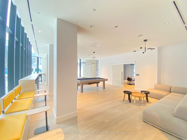 320 - 30 Tretti Way