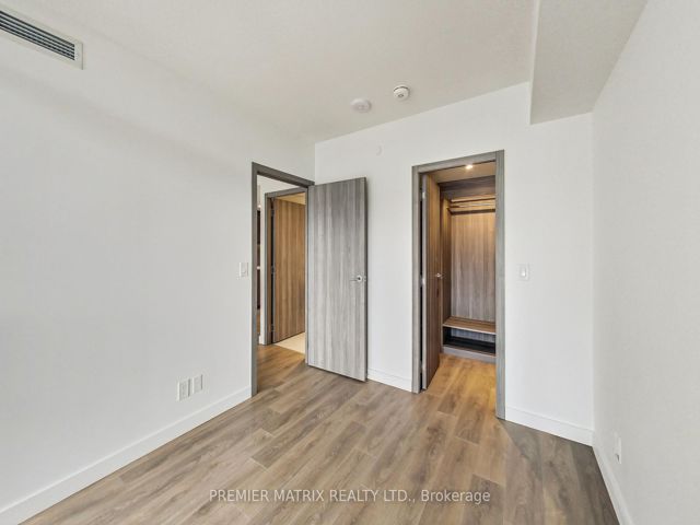 1703 - 38 Widmer St