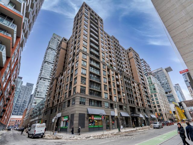 1412 - 140 Simcoe St