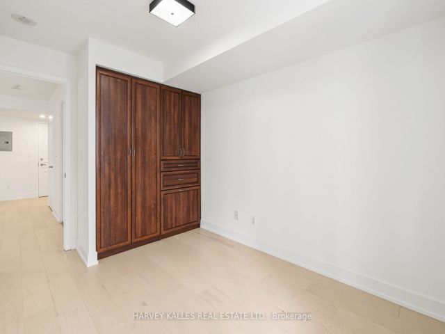 1412 - 140 Simcoe St