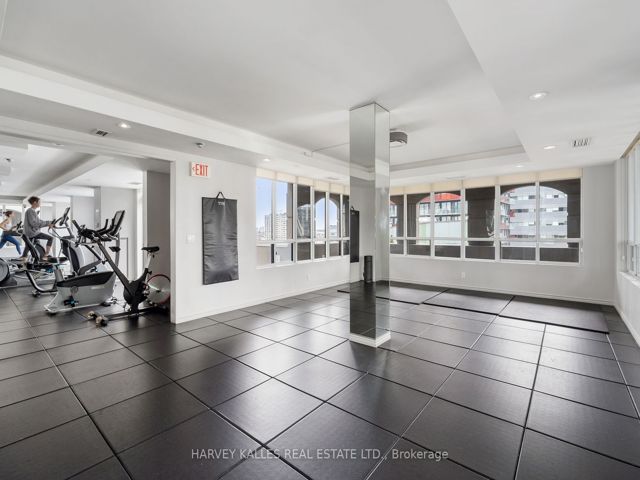 1412 - 140 Simcoe St
