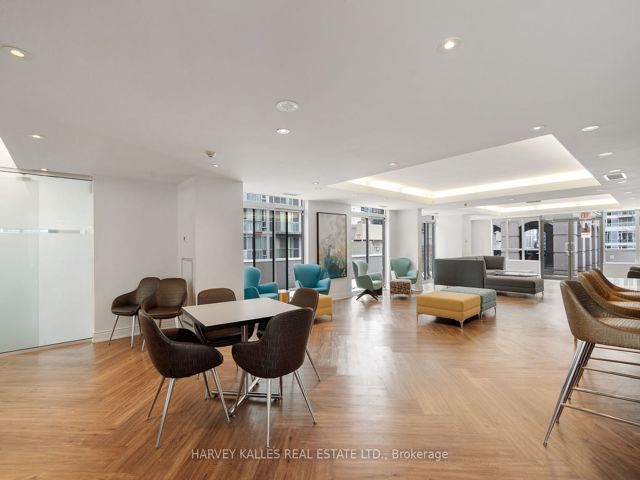 1412 - 140 Simcoe St