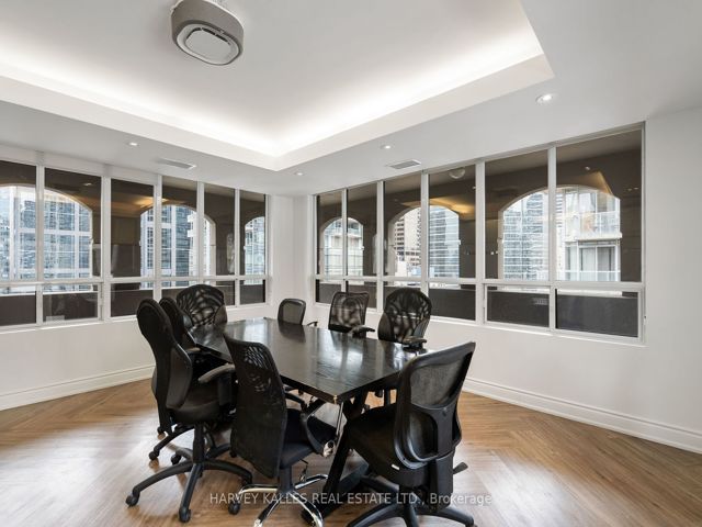 1412 - 140 Simcoe St