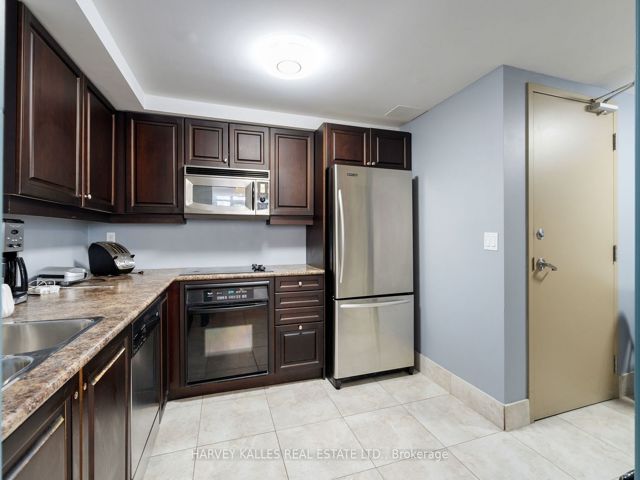 1412 - 140 Simcoe St