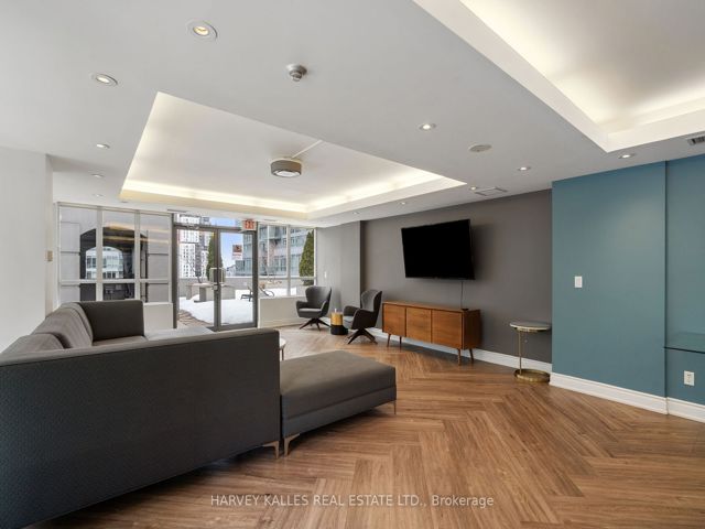 1412 - 140 Simcoe St