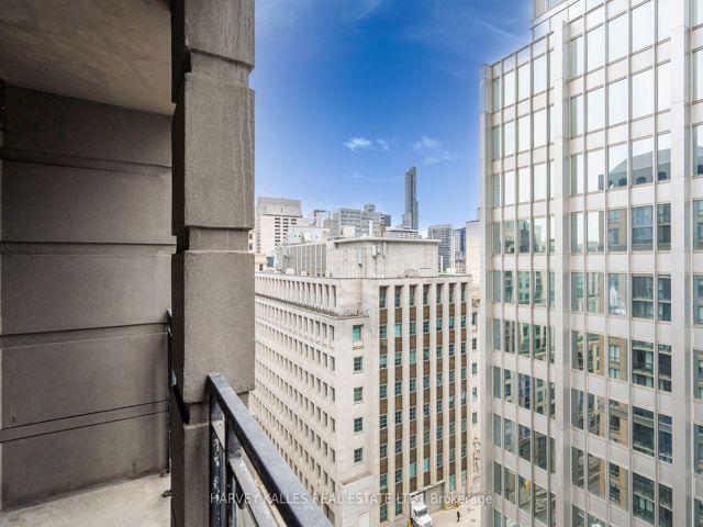 1412 - 140 Simcoe St