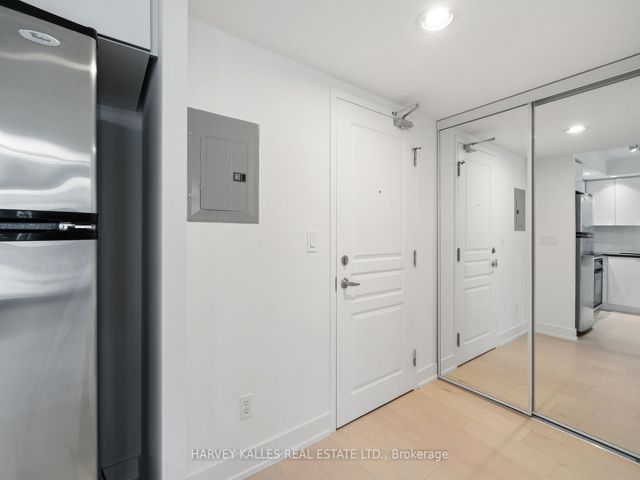 1412 - 140 Simcoe St