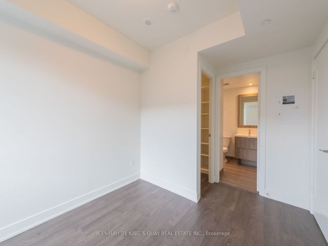 219 - 80 Vanauley St