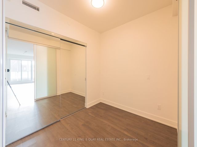 219 - 80 Vanauley St