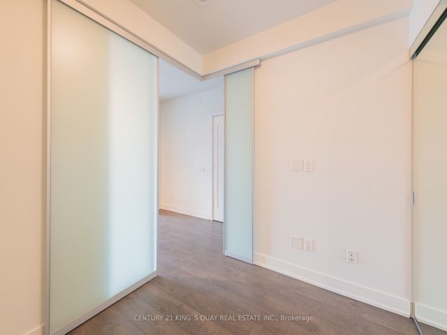 219 - 80 Vanauley St