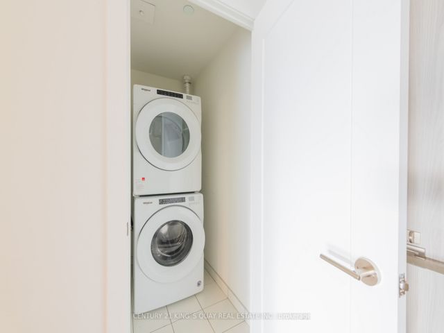 219 - 80 Vanauley St