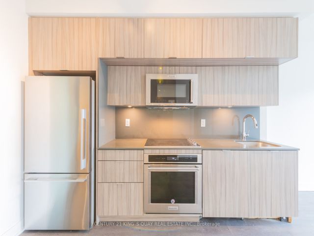 219 - 80 Vanauley St