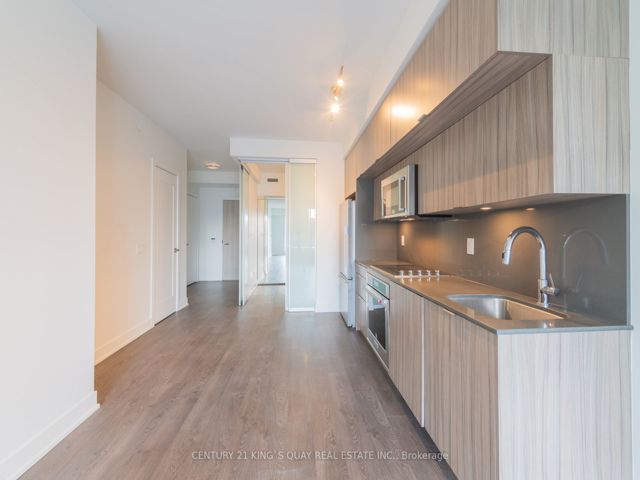 219 - 80 Vanauley St