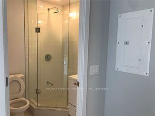 2907 - 2221 Yonge St