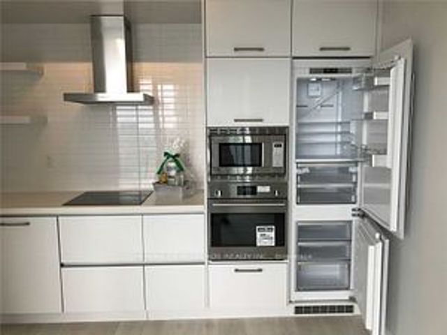 2907 - 2221 Yonge St
