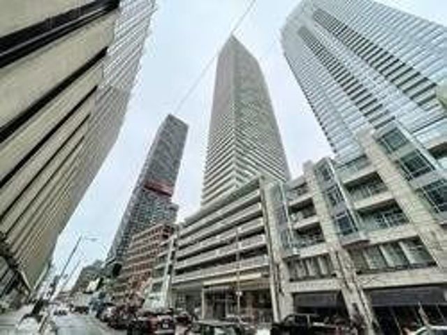 2907 - 2221 Yonge St