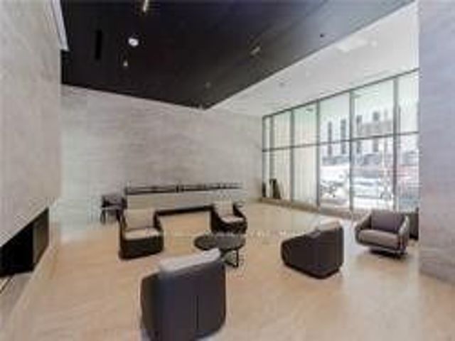 2907 - 2221 Yonge St