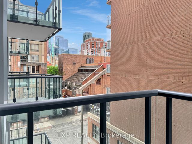407 - 158 Front St E