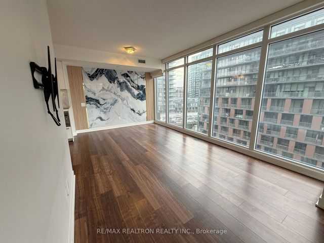 903 - 80 Queens Wharf Rd