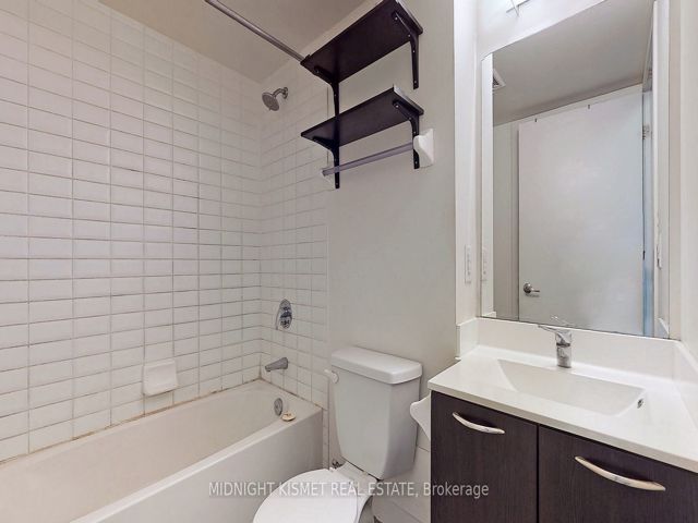 2114 - 38 Joe Shuster Way