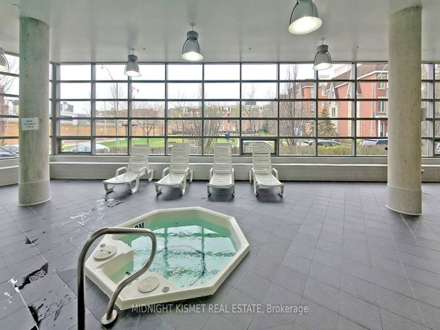 2114 - 38 Joe Shuster Way