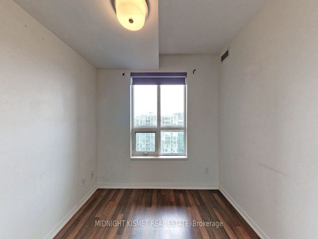 2114 - 38 Joe Shuster Way