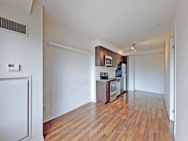 2114 - 38 Joe Shuster Way