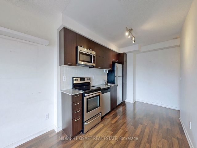 2114 - 38 Joe Shuster Way