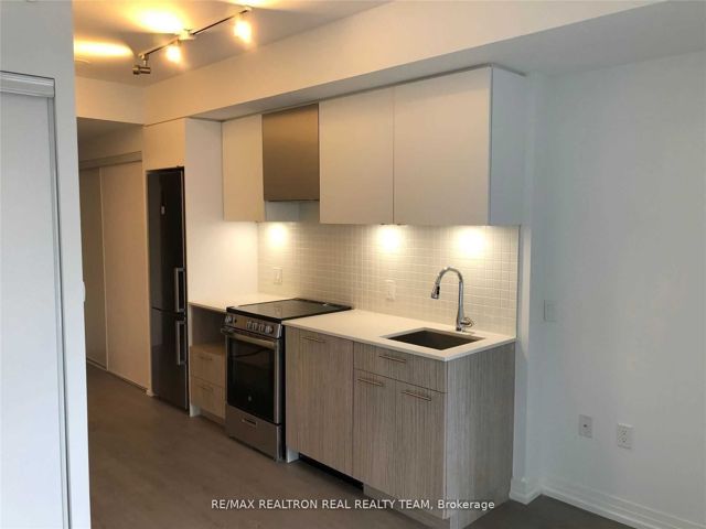 705 - 251 Jarvis St E