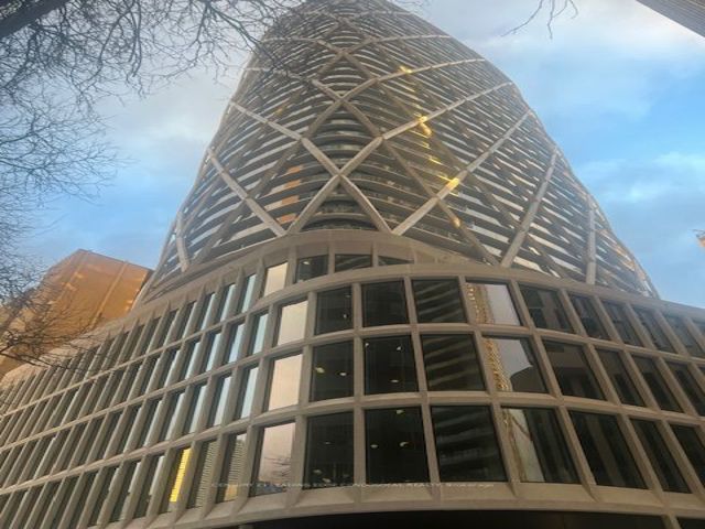 3412 - 230 Simcoe St