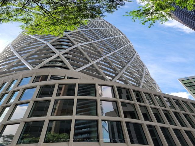 3412 - 230 Simcoe St