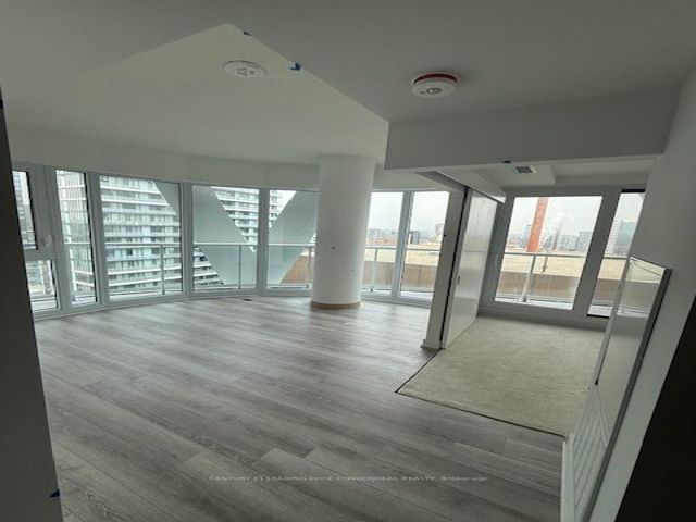 3412 - 230 Simcoe St